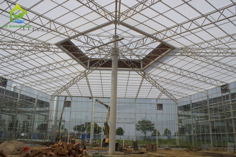 Steel frame installation of Venlo glass greenhouse10