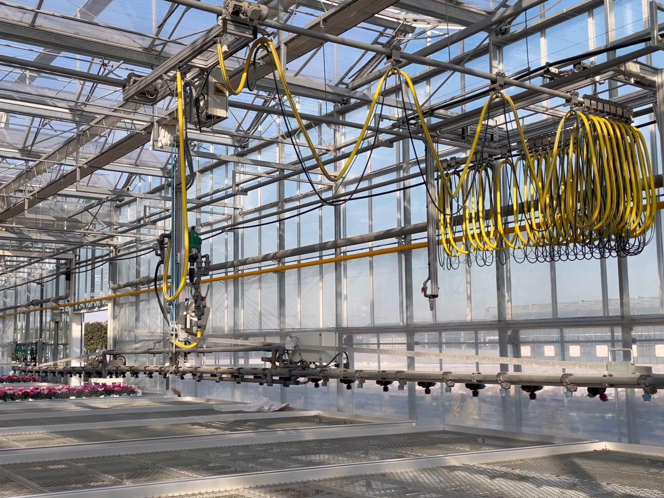 Two types of suspended sprinkler irrigation systems brief introduction